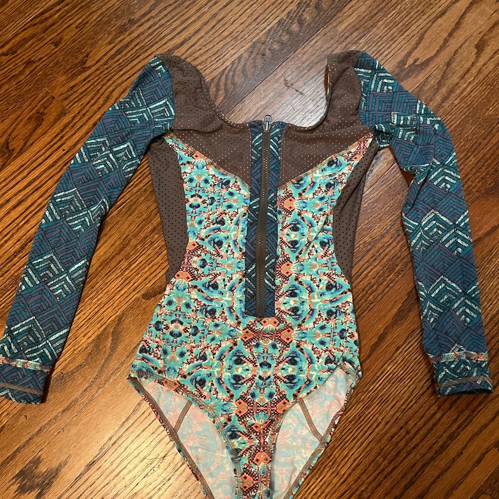 Maaji swimsuit, surfsuit, one piece, back cut out, small, pristine condition